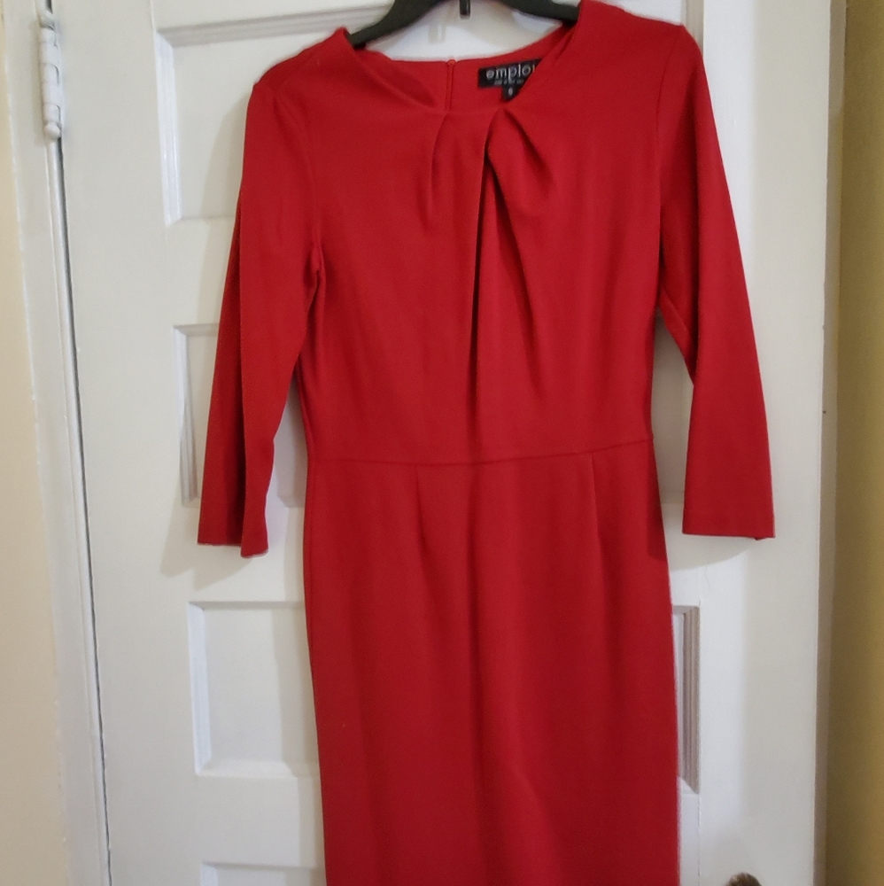 Gorgeous form fitting dress deep magenta